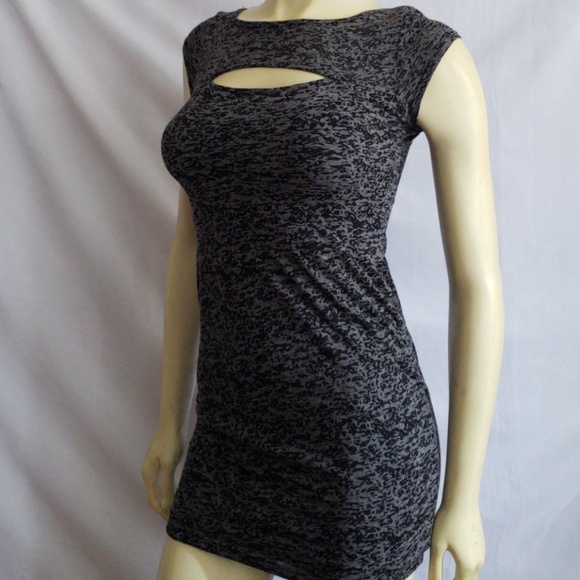 NEW GUESS MINI BLACK DRESS SZ XS - Picture 1 of 4